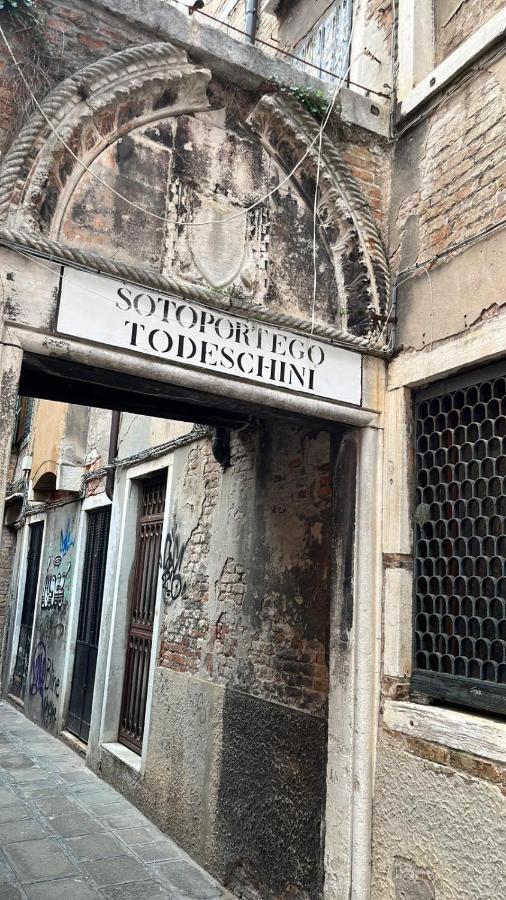 Two Steps From Rialto Ξενοδοχείο Βενετία Εξωτερικό φωτογραφία